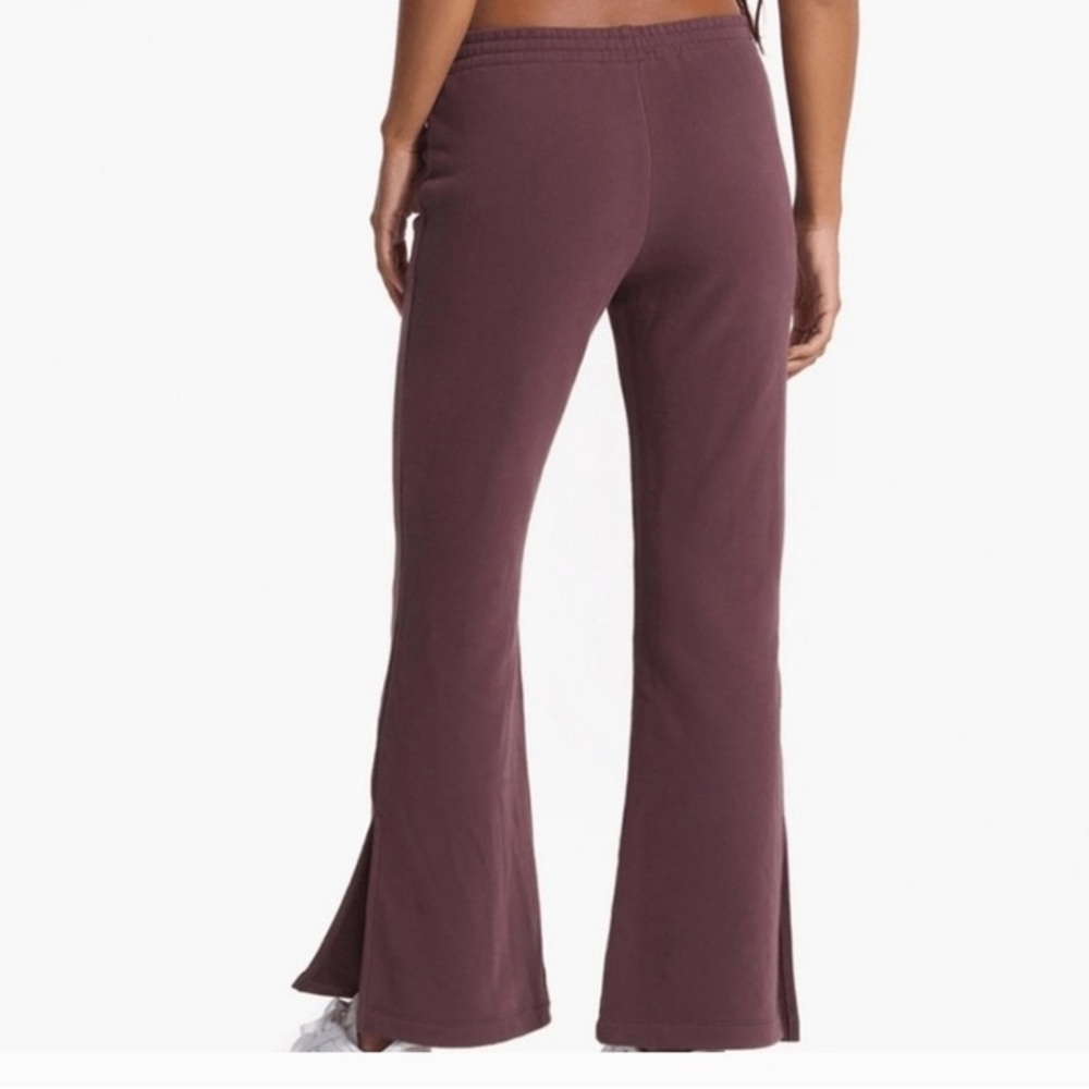 Vuori Sedona Wideleg Sweatpant
Chestnut - Picture 2 of 6